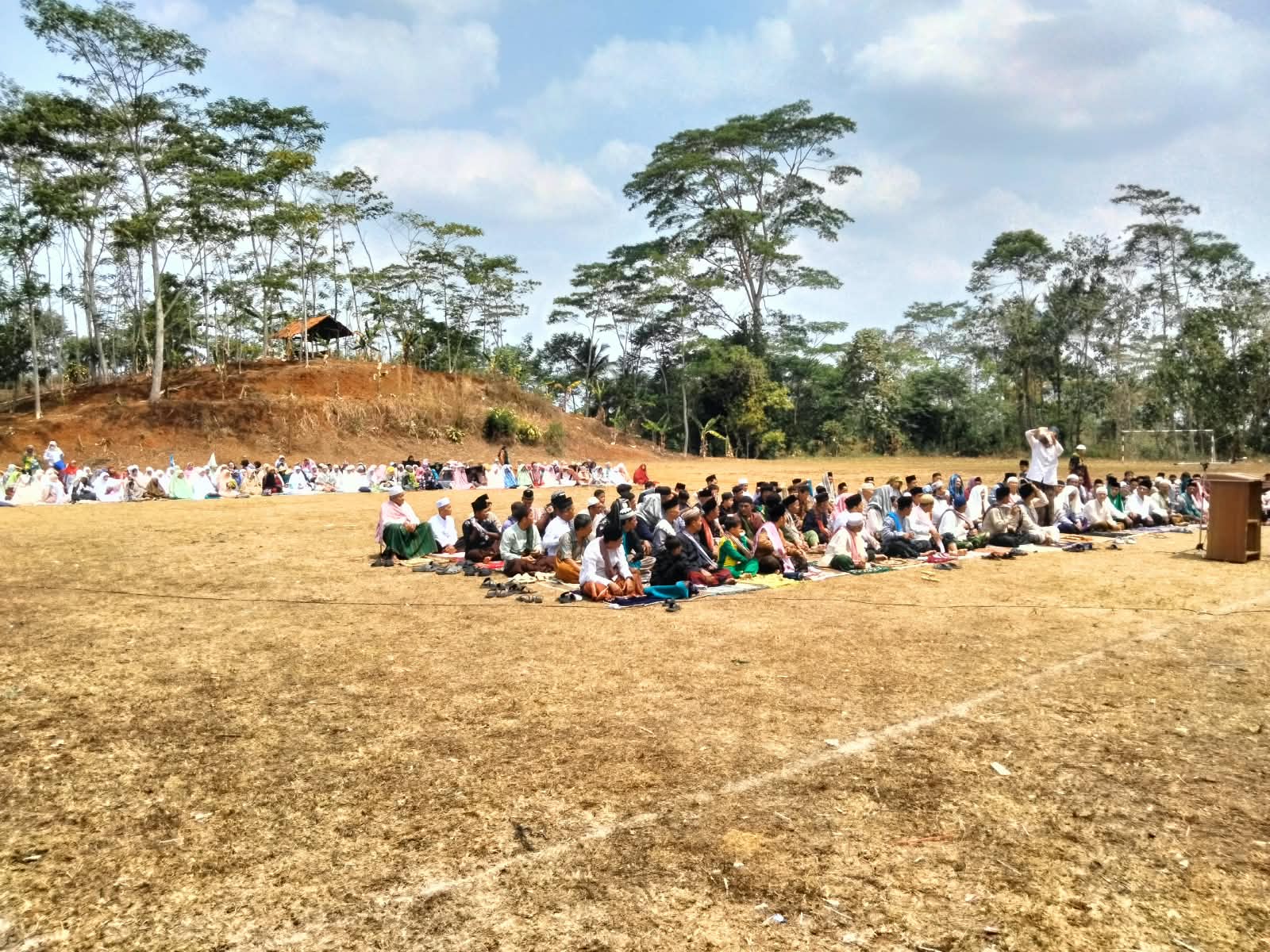 WARGA DESA MUKTISARI GELAR SALAT ISTISQA DI LIMA DUSUN, BERHARAP HUJAN SEGERA TURUN