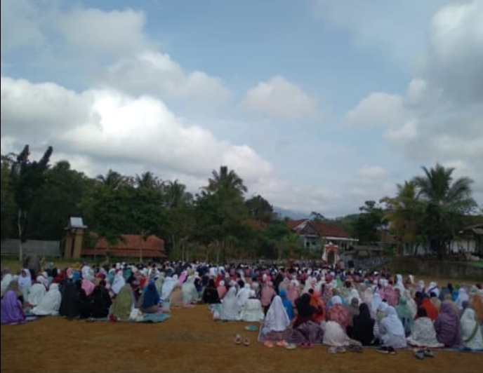 SHALAT SUNAT ISTISQO DI DESA SELAMANIK